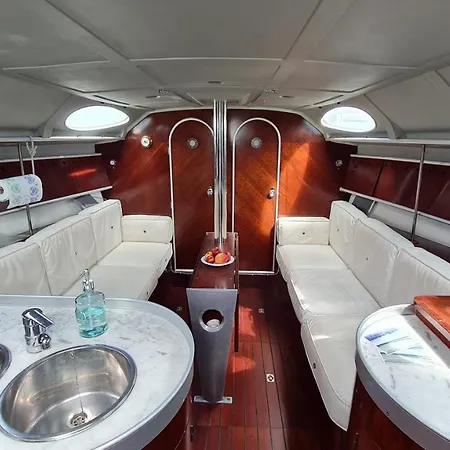 Romantische Segelyacht Auf Hiddensee *