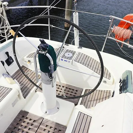 Romantische Segelyacht Auf Hiddensee Bådhotel